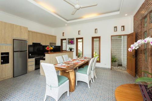 Villa Sari Tagtag Ocean View Sanur - Tap to explore photos