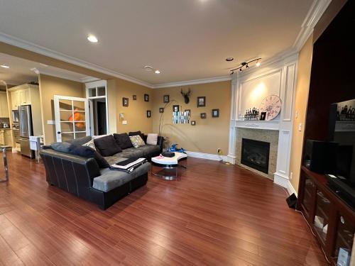 Vancouver Luxury Homestay in Richmond, Canada
