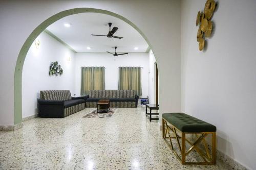 Tourist Friendly Home -3BHK AC Near Birla Mandir, Hyderabad