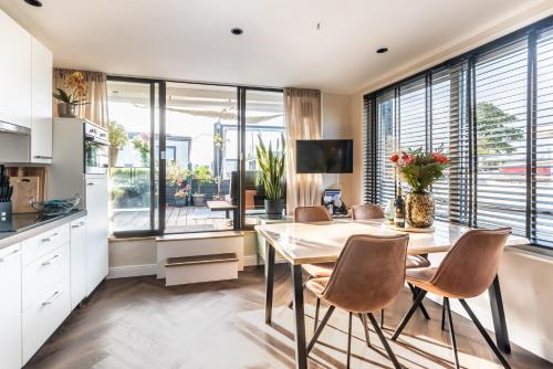  Beautiful Water Villa, near Schiphol and Amsterdam in Aalsmeer