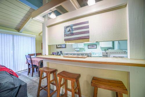 #469 Cozy Mammoth Condo - image 11