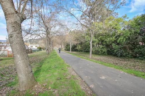 Grevillea Gardens Unit 6