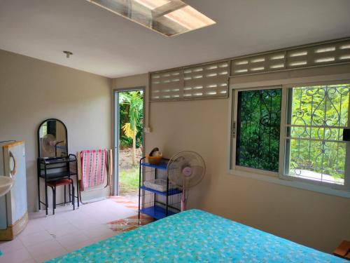 Private room with garden in Krabi city center