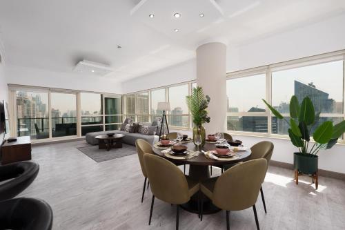 Maison Privee - Dreamy Apt with Jaw-Dropping Marina Views, Dubái (foto 3)