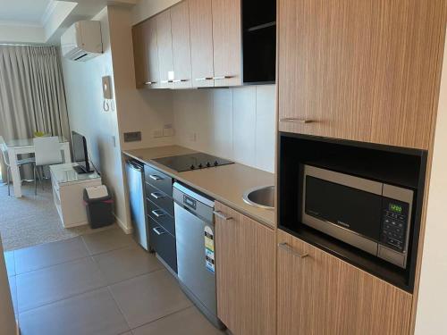 Modern Dual Key Apt w Pool in the heart of Mackay