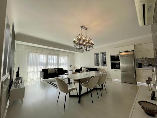 Kaplan Luxury Flat - 3 Bedrooms with air conditioning & heating in the City