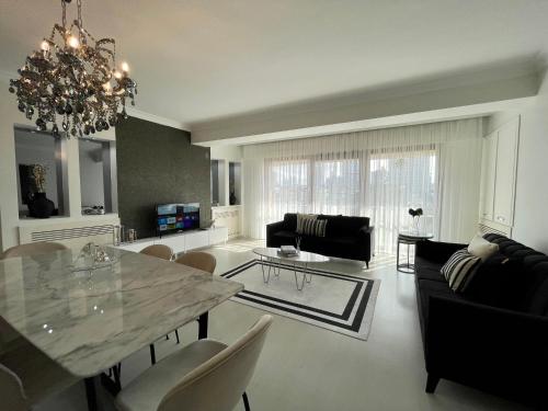 Kaplan Luxury Flat - 3 Bedrooms with air conditioning & heating in the City