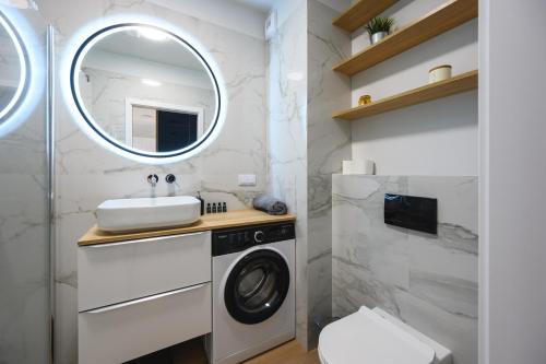 One-Bedroom Apartment with Balcony image 10