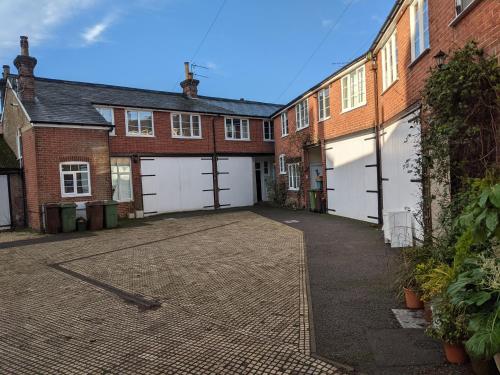 Lovey Stable mews in hidden location