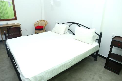 Deluxe Double Room image 9