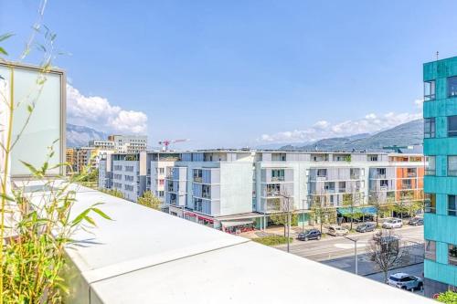 Standing, balcon avec vue, clim, tt équipé confort (Standing, balcon avec vue, clim, tt equipe confort) in Ешироль