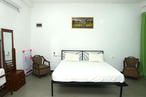 Deluxe Double Room image 9