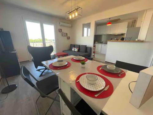 Appart Rugby proche aeroport - Apartment - Perpignan