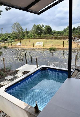 TimeOut Island Glamping Resort