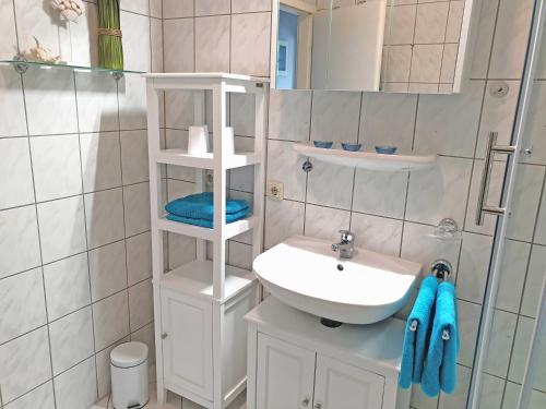 One-Bedroom Apartment with Balcony image 5