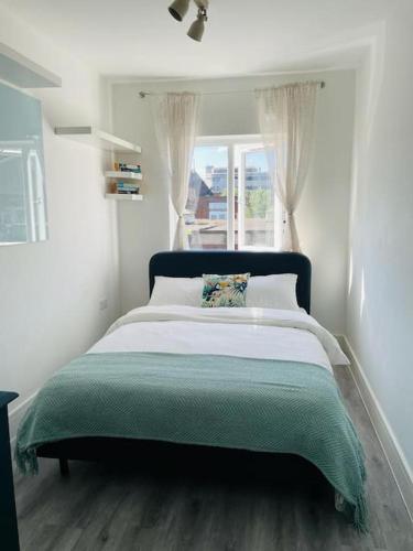Picture of Stunning Huge Openplan 2Bed Flat