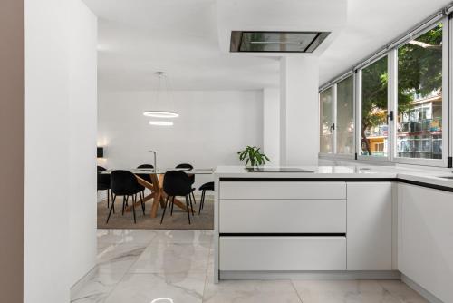 Elegant apartment by Costarentals - Ref 236