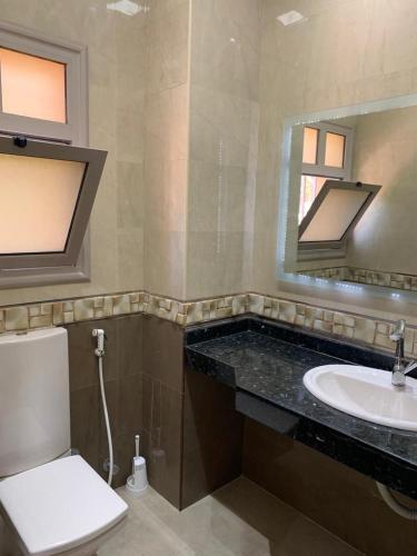 فيلا بحمام سباحه 6 غرفه نوم داخل كومباوند اكتوبر هيلز امام مول العرب - image 5