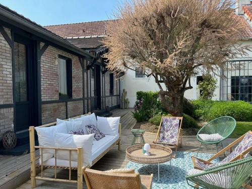 Exterior view, Les Cottages de Carine in Saint-Marcel