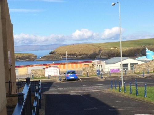 View, Ground Floor Deluxe Seaside Apartment With Patio & Private Entrance, marine court in Bundoran