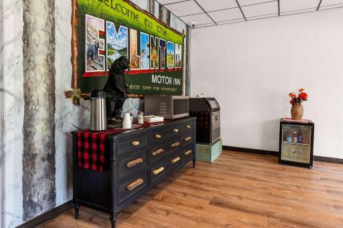 트래블로지 바이 윈덤의 에멀턴 - 로비