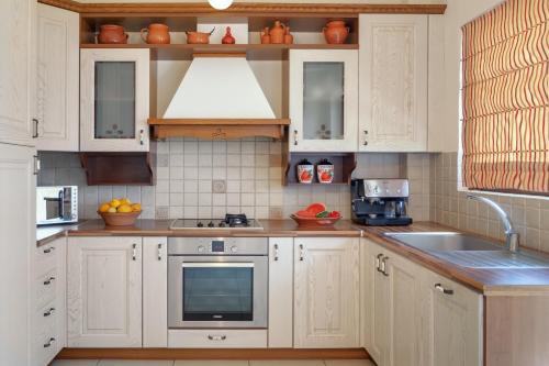 Villas Anemomilos - image 3