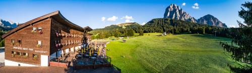Monte Pana Dolomites Hotel - 숙소 외관
