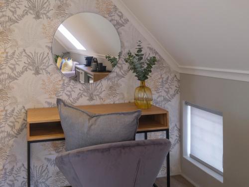 Double Room image 6