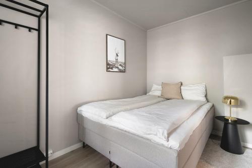 Three-Bedroom Apartment image 8