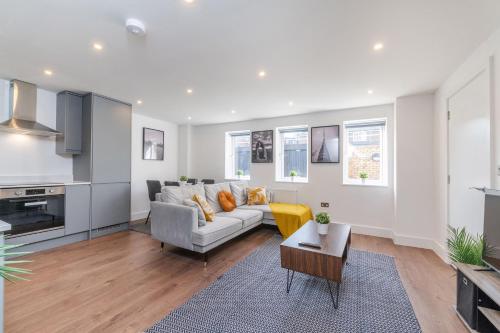 Fantastic London Home, 2 Bedrooms 2 Bathrooms - Next to the US Embassy & Nine Elms Station, Londýn