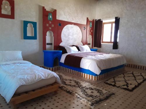 3 twin beds