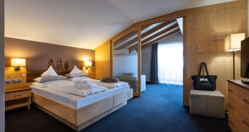 Hotel Alpenroyal - image 12