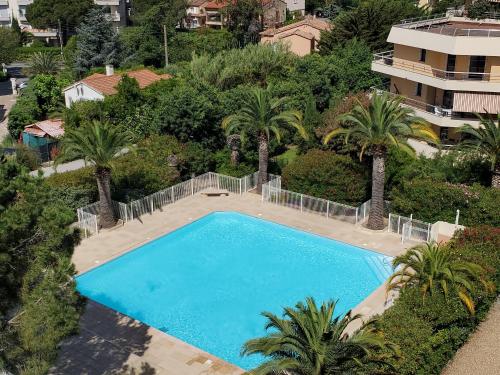 Apartment with Balcony image 10