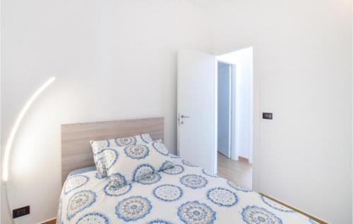 Beautiful Apartment In Reggio Calabria With Wifi