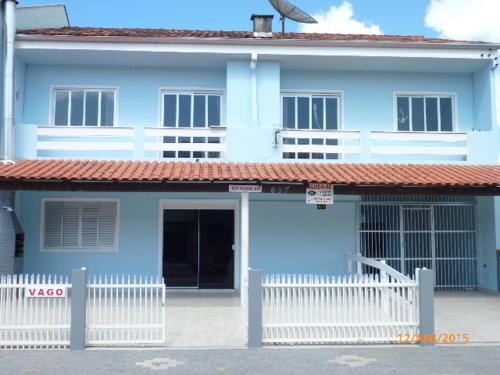 Apto 2 quartos, 8 Pessoas. prox. das praias.