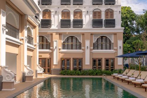 495349832 CHINO@NIMMAN Luxury Boutique Hotel