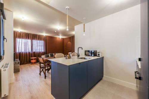 مطبخ, AmazINN Places Palacio Real in لا لاتينا