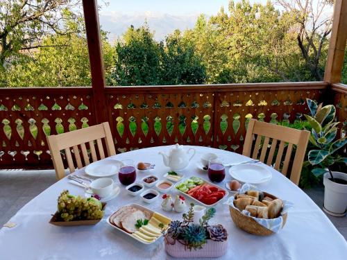 Ruoka ja Juomat, Friendly Home in Telavi
