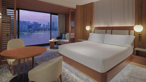 1 King bed Classic Minatomirai view Club