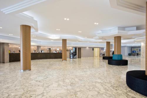 ล็อบบี้, Best Cambrils in บีลาฟอร์ตูนี