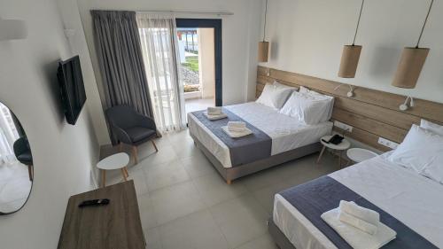 Deluxe Triple Room with Sea View