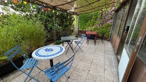 Balkons/terase, Chambre Tropicale au Domaine de l'Aven in Villeneuve-Minervois