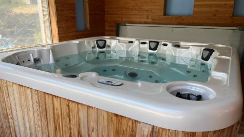 Karstais baseins, Chambre Tropicale au Domaine de l'Aven in Villeneuve-Minervois