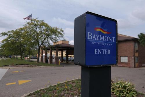 Baymont by Wyndham Flint Airport North