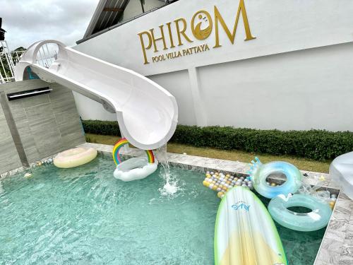 Phirom pool villa pattaya