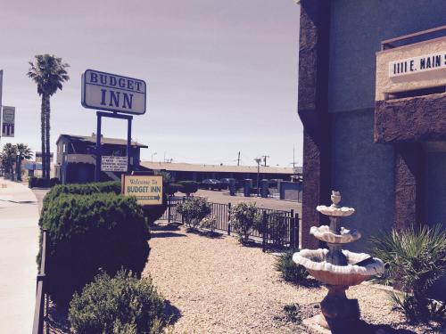 Budget Inn - image 5