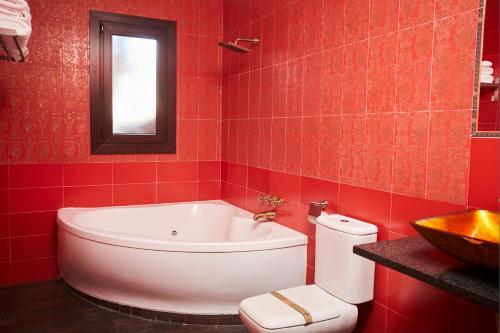 Hotel El Mirlo Blanco in Candeleda