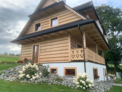 Domek Górski Zakątek z Jacuzzi (Domek Gorski Zakatek z Jacuzzi) in Nowe Bystre