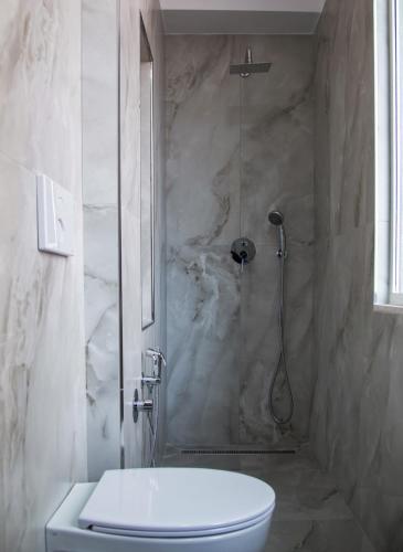 Lucas Central Premium Studios, Tirana (photo 4)
