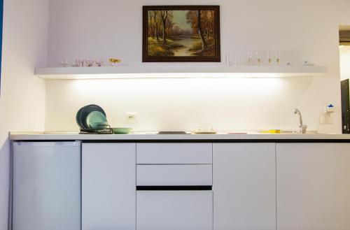 Lucas Central Premium Studios, Tirana (photo 9)
